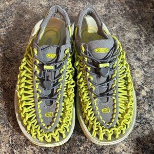 Keen Uneek 9.5 Outdoor Sandals Green Gray Sport Hiking Water Sport Shoes